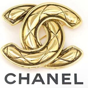 CHANEL CC Logo Quilted Matelasse Brooch Gold Auth w/Box CC Quilted Brooch